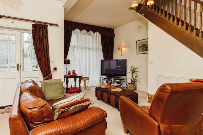 Pump House, 3, Lower Holme Way, Keighley photo 4
