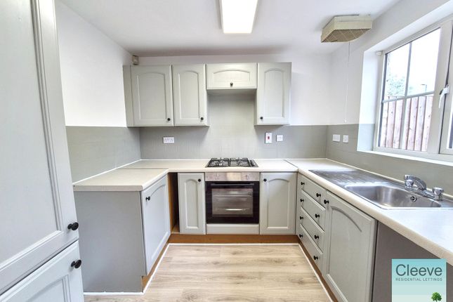 24, Blackberry Grove, Cheltenham photo 2