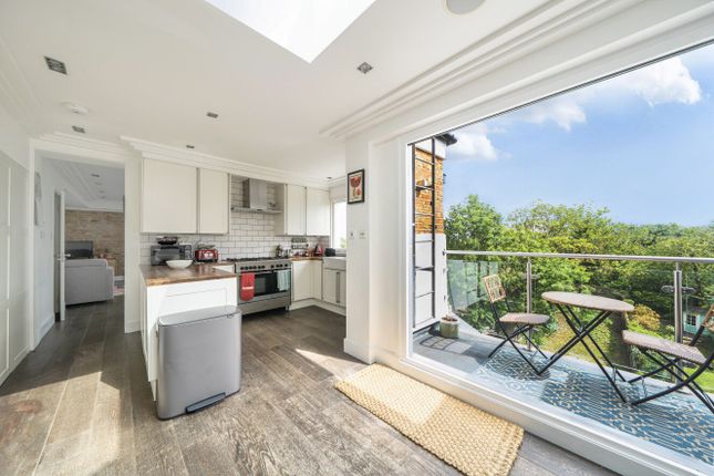 Flat H, 32-34, Gondar Gardens, London photo 2