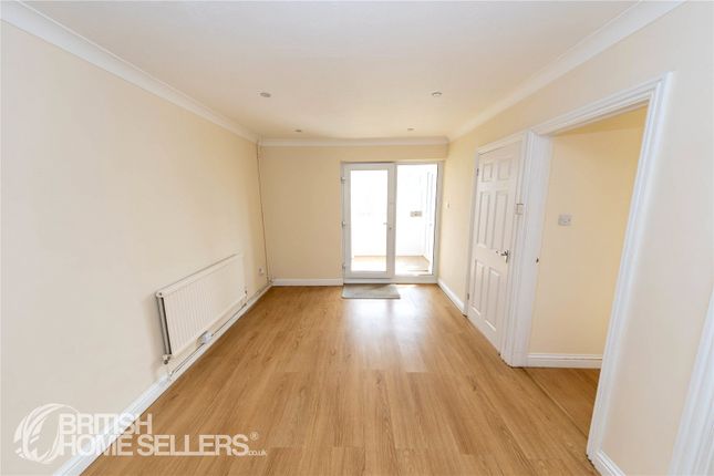 3A,, Victoria Road, Folkestone photo 4