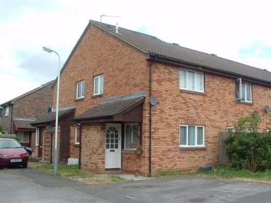 Terraced house to rent in Hindhead Close, Uxbridge