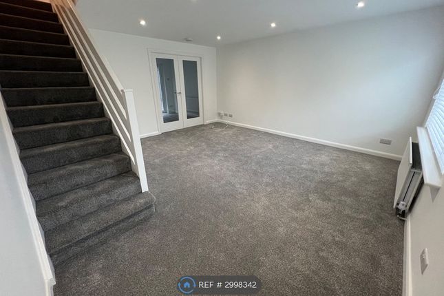 Clifton Court, Kingston Park, Newcastle Upon Tyne photo 2
