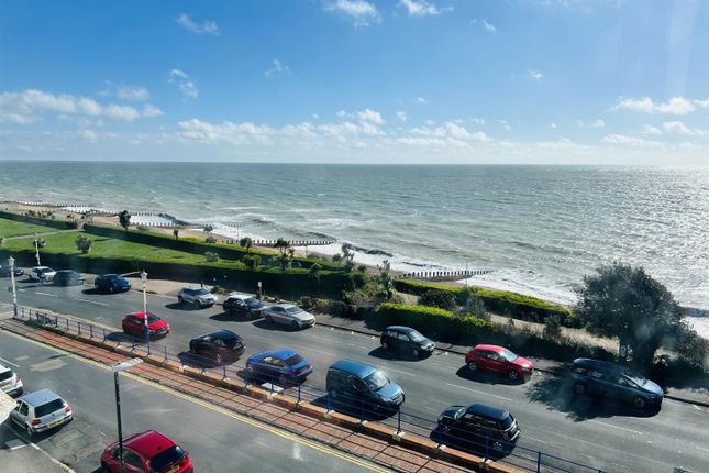 Flat 4, Highcliff Court, 7 South Cliff, Eastbourne photo 2