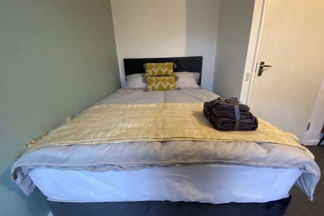 Room 3, 122, Bringhurst, Peterborough photo 4
