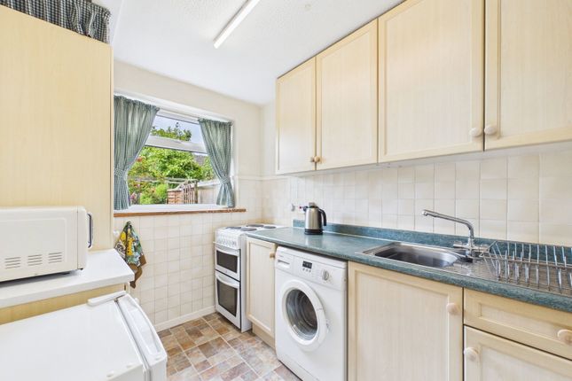 66, Thelton Avenue, Horsham photo 3