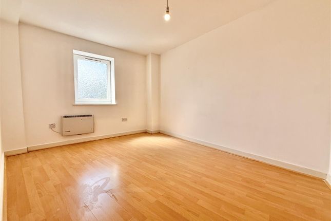 Apt 25, Regency Court, 7 Waterloo Road, Stalybridge photo 5