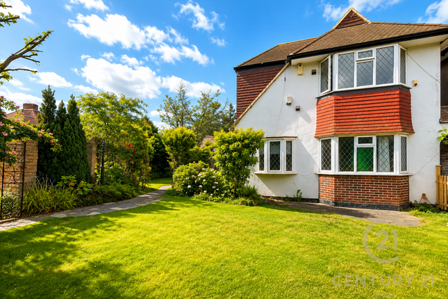 69, Bramshaw Rise, NEW MALDEN photo 2