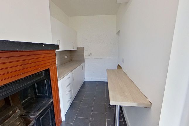 10, Loris Street, Bradford photo 3