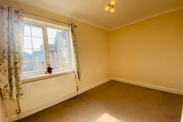 Flat to rent in Beresford Gardens, Enfield
