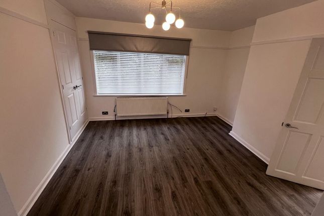 38 Inglewood Place, Leeds photo 5