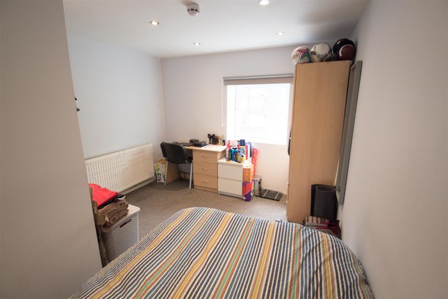 Trelawn Avenue, Leeds photo 5