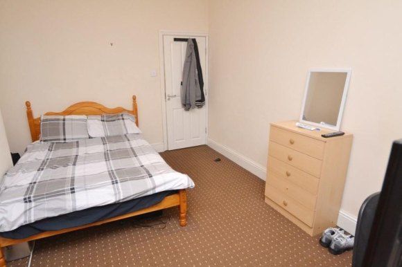 Bedroom Photo 5