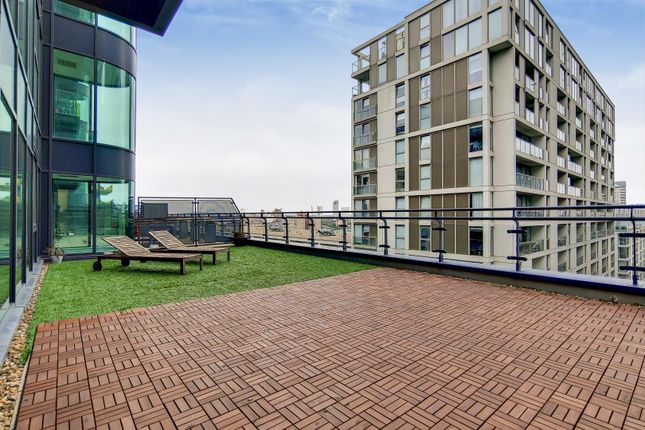 Thumbnail Flat for sale in Millharbour, Canary Wharf