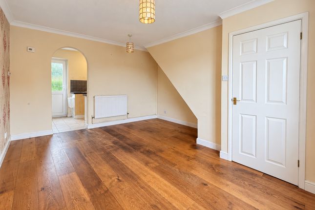 73, Bishopswood, Bridgend photo 2