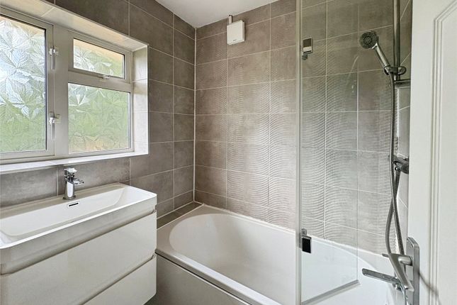 103, Hawthorn Road, Surrey photo 2