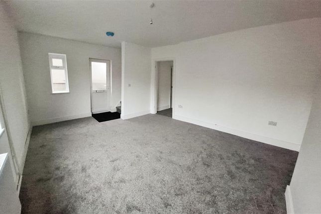 40, LLANELLI photo 2
