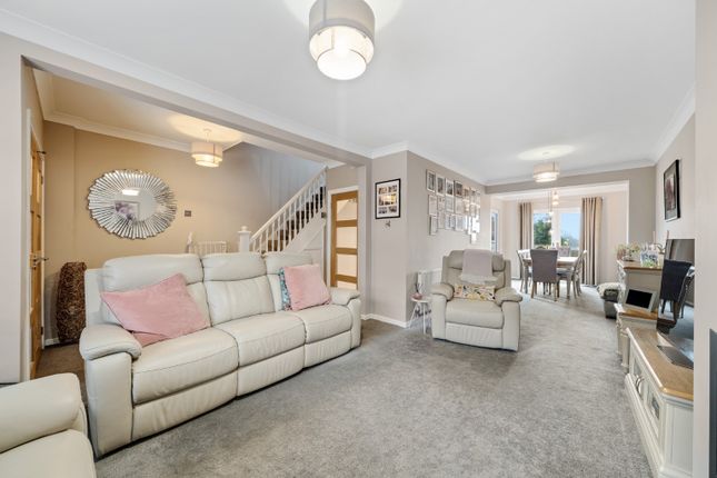 75 Coombfield Drive, Dartford, Kent photo 2