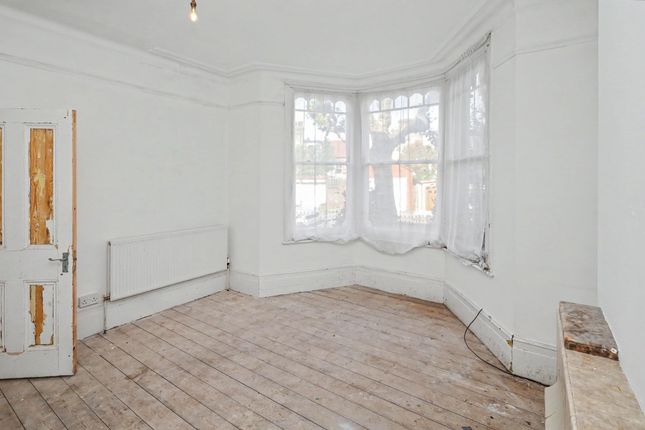 15 Netherfield Road, London photo 2