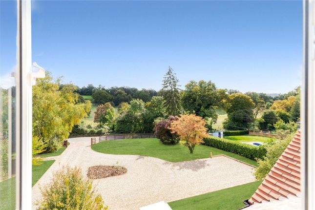22, Reynards Road, Hertfordshire photo 2