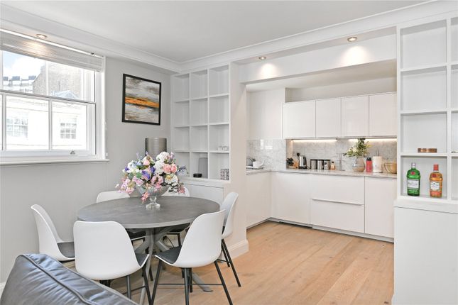 Flat to rent in Connaught Street, Connaught Village