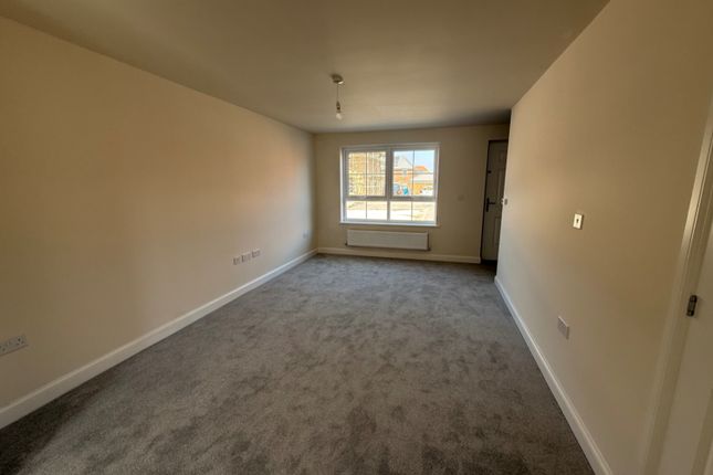 41, Hawker Way, Grimsby photo 4