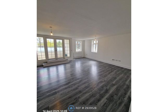 Flat, Ark Apartments Arkwright Road, South Croydon photo 2