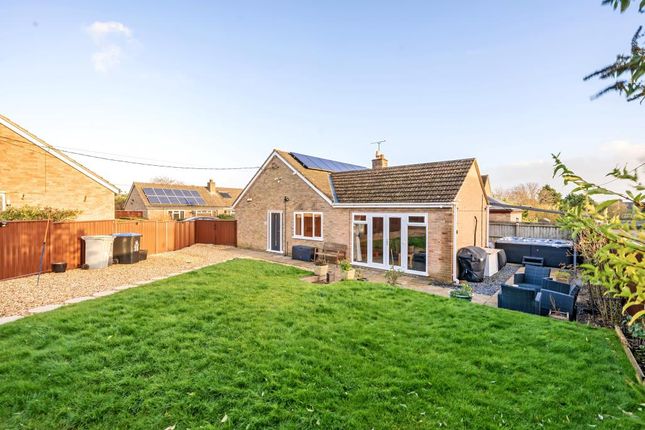 Bungalow for sale in Heyford Close, Standlake
