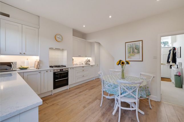 9, Wycliffe Road, London photo 4
