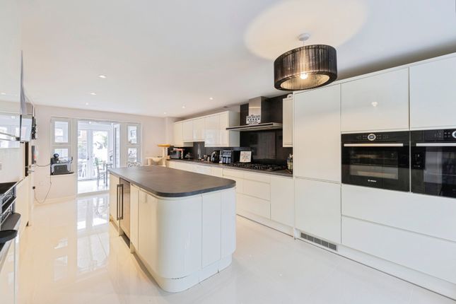 4, Tortoiseshell Road, Buckinghamshire photo 2