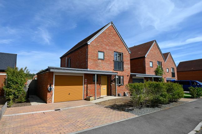 3-bed detached on 3, Neptune Drive, Ringwood, £450,000