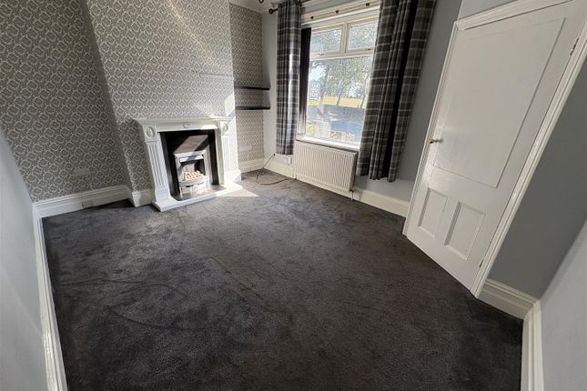 40, Cleckheaton Road, Bradford photo 2