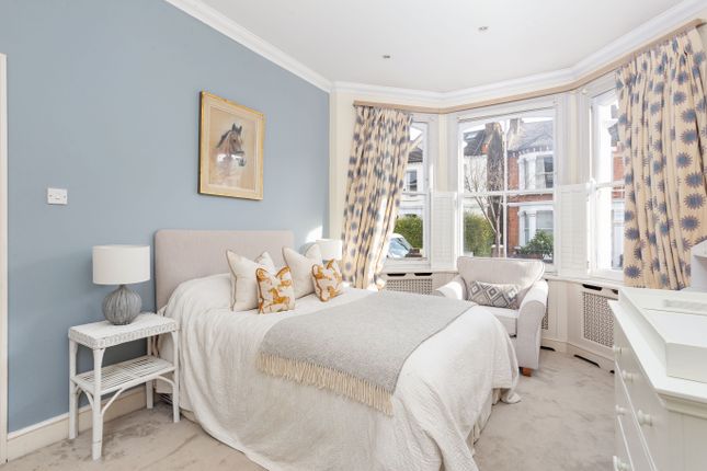 Flat for sale in Cromford Road, London