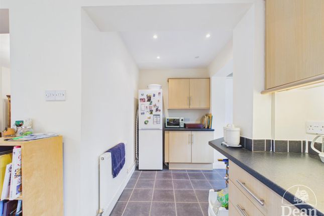15, Lydfield Road, Lydney photo 3