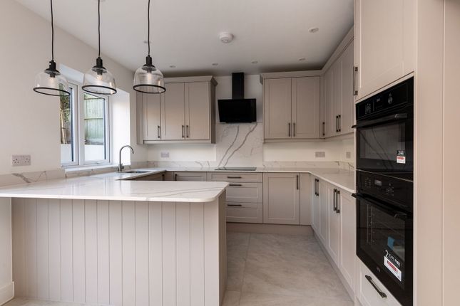 Highbury, Clovelly Drive, Minster-On-Sea photo 2