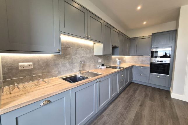 6 (3f2), Comiston Gardens, Edinburgh photo 3