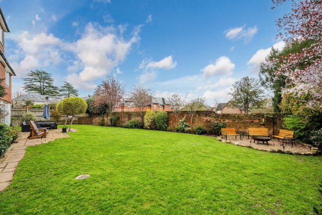 6, Park Hall Road, Reigate photo 2