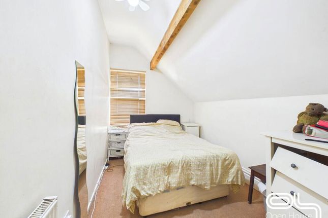 Flat 3 - 26, Horse Fair, Rugeley photo 4