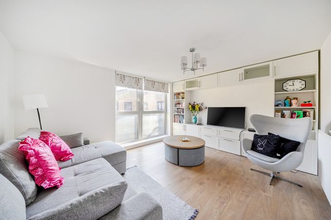 3-bed flat on 25, Siward Road, London, £475,000