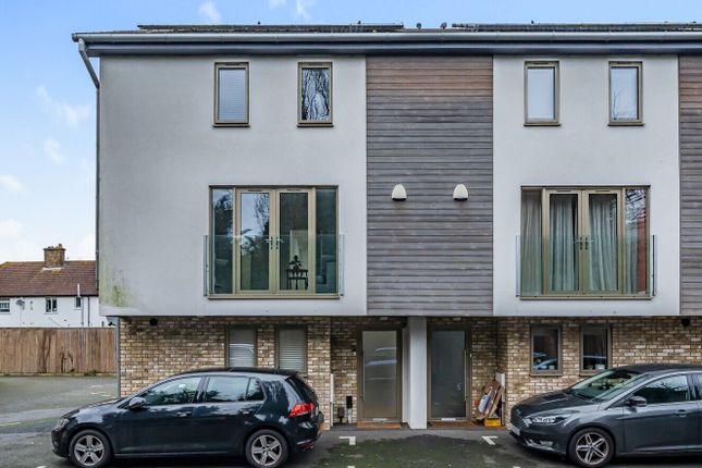 4-bed house on 5, York Lane, Mitcham, £575,000