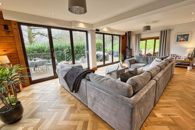 25 Oakmead Road, Pontyclun photo 2