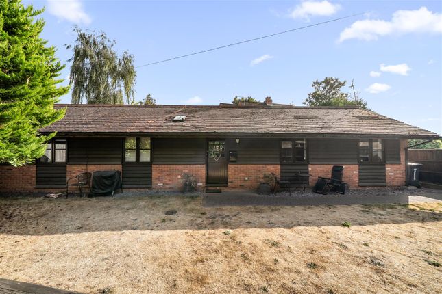 1, Hatch Farm Mews, Addlestone photo 4