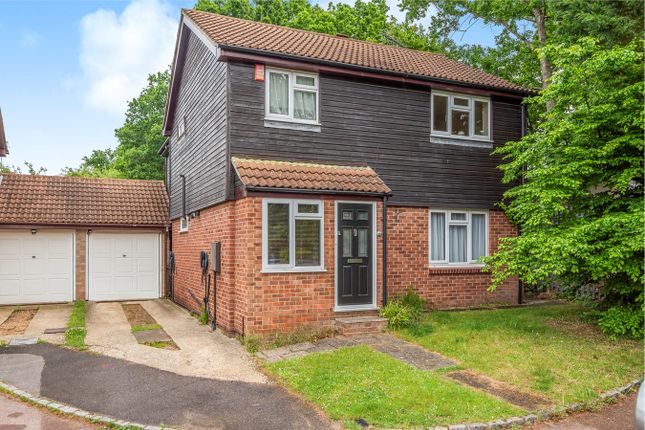 4 bed detached house for sale in Bullfinch Close, College Town, Sandhurst GU47