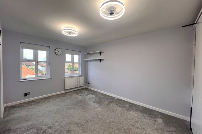 23, Spencer Court, Chelmsford photo 2