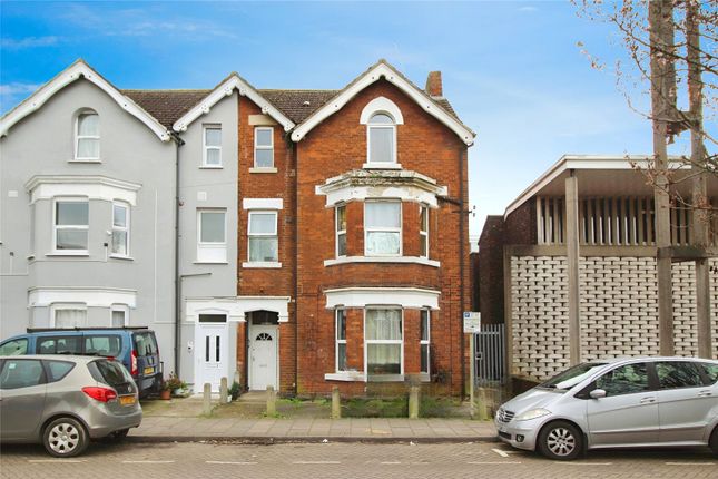 Flat for sale in Woburn Road, Bedford, Bedfordshire