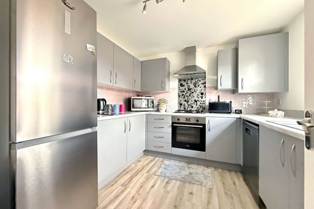 15 Parsons Grove, Faringdon photo 4