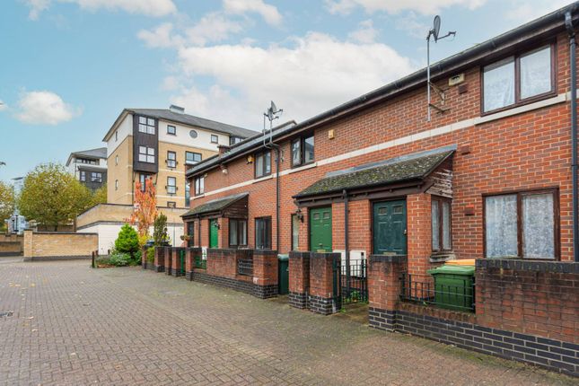 Property for sale in Holyrood Mews, Royal Docks, London