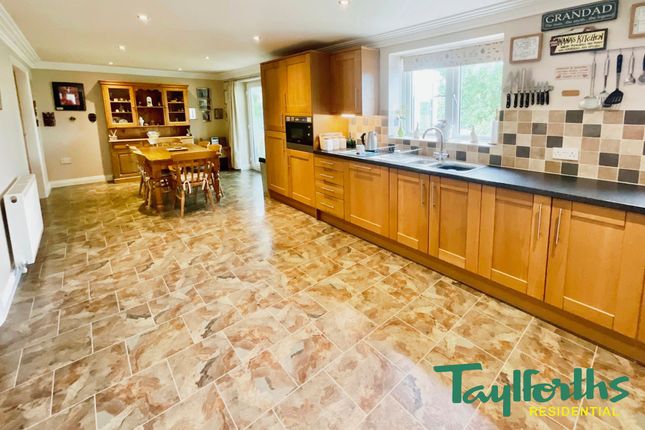 24 Brookfield Way, Barnoldswick photo 3