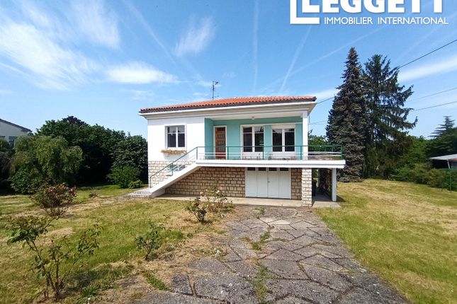 Villa for sale in 52 Rue Pasteur, Magnac-Sur-Touvre, Charente, Nouvelle-Aquitaine