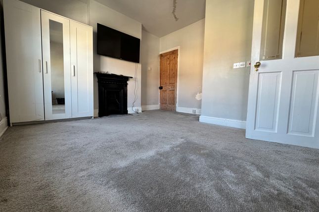 12, Huntly Grove, Peterborough photo 4