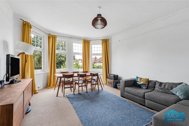 First Floor Flat, 18, Park View Road, London photo 3